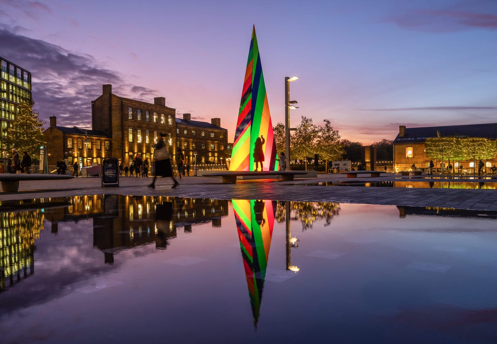 Liz West, Fluorescence, Granary Square, King's Cross, 2024 (photo: John Sturrock)
